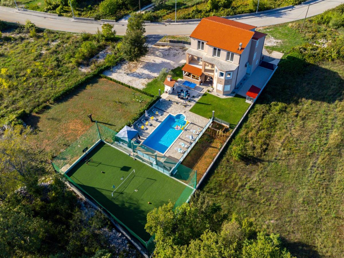 Villa Maris Dugopolje Eksteriør bilde