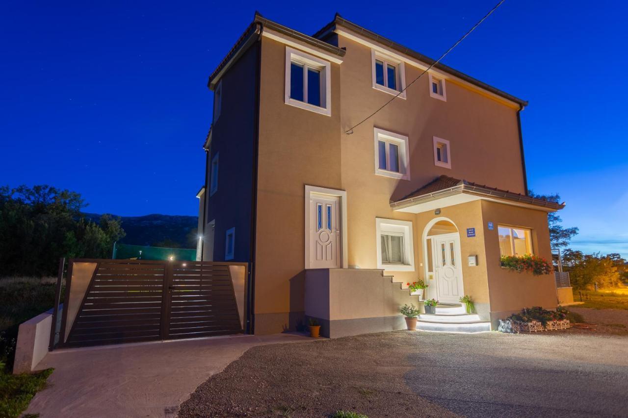 Villa Maris Dugopolje Eksteriør bilde